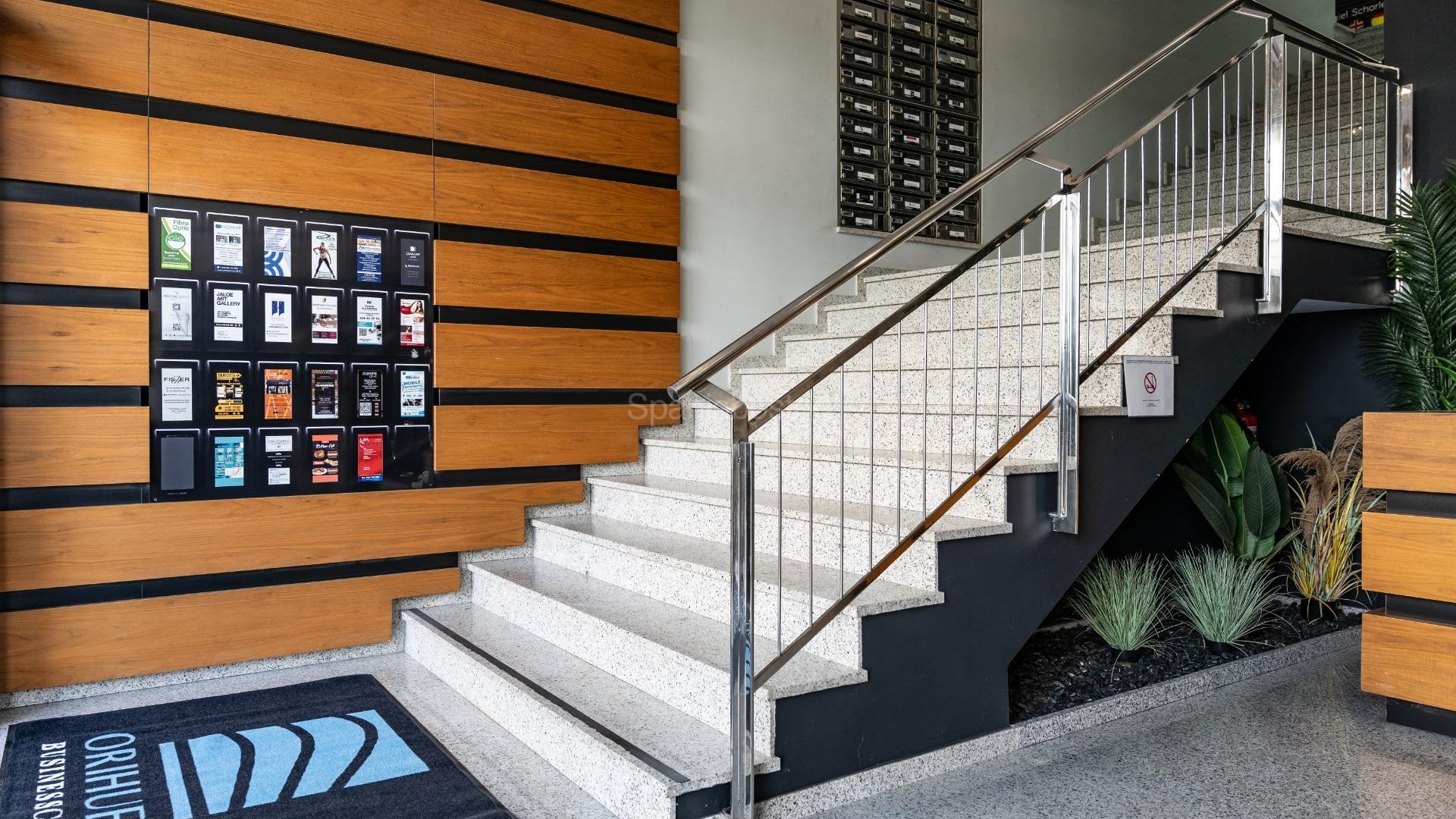 Alquiler a largo plazo - Local comercial -
Orihuela Costa - Playa Flamenca