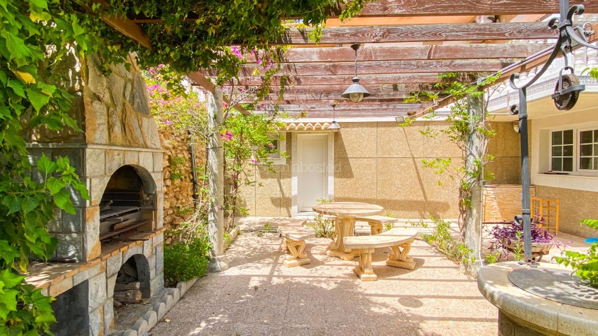 Bruktbolig - Villa -
Alicante - Villamartin