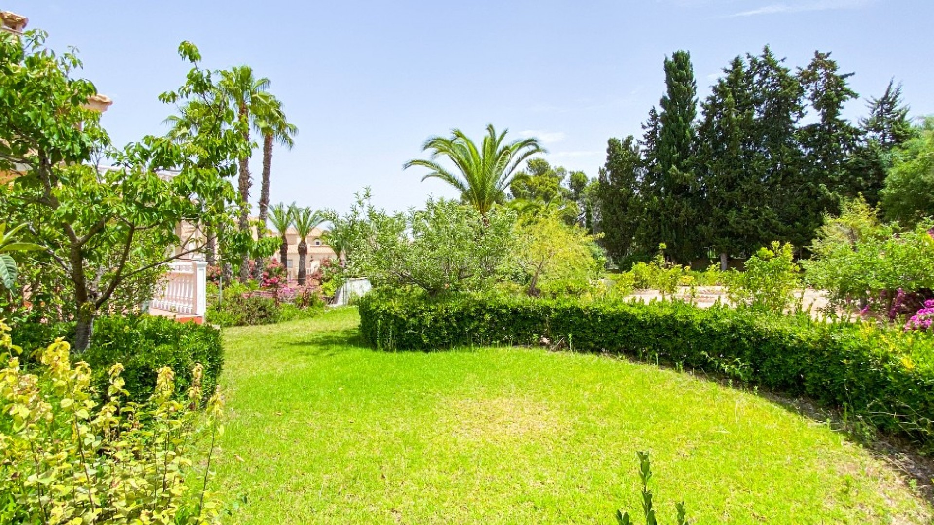 Bruktbolig - Villa -
Alicante - Villamartin