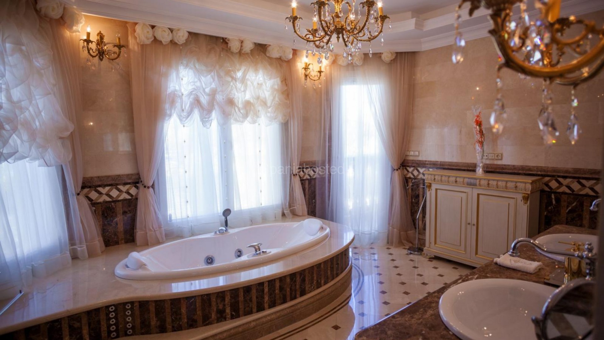 Bruktbolig - Villa -
Cabo Roig