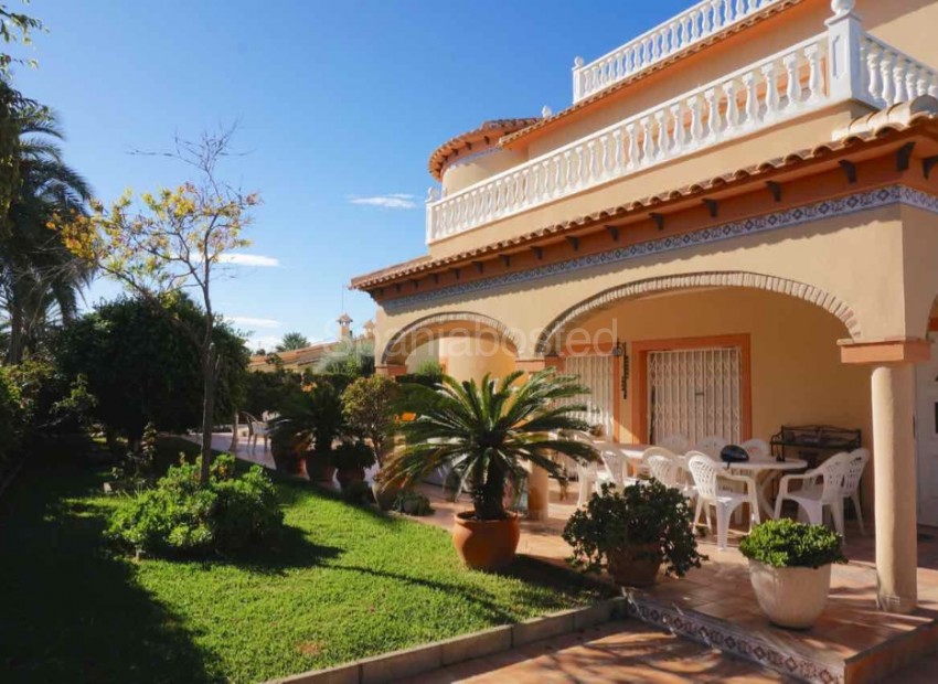 Bruktbolig - Villa -
Cabo Roig
