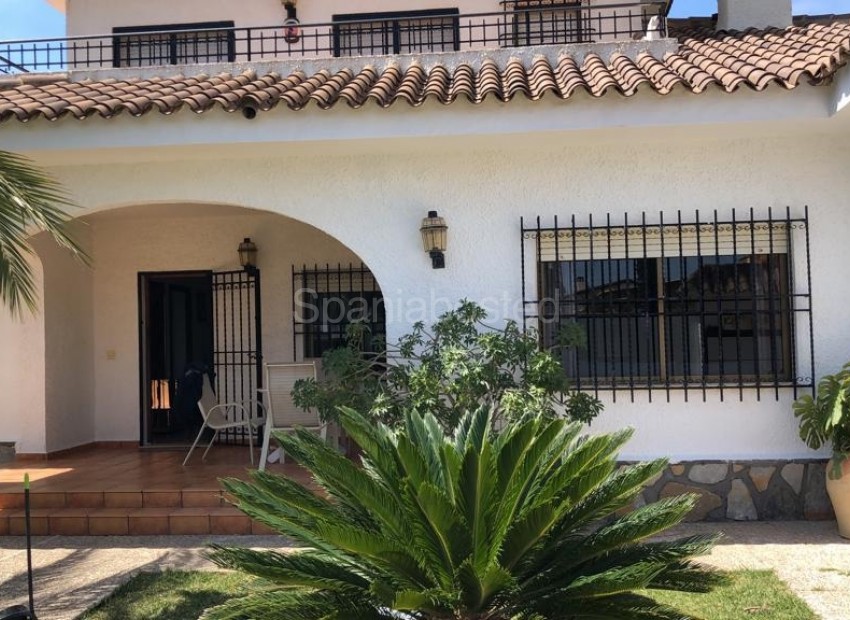 Bruktbolig - Villa -
Cabo Roig