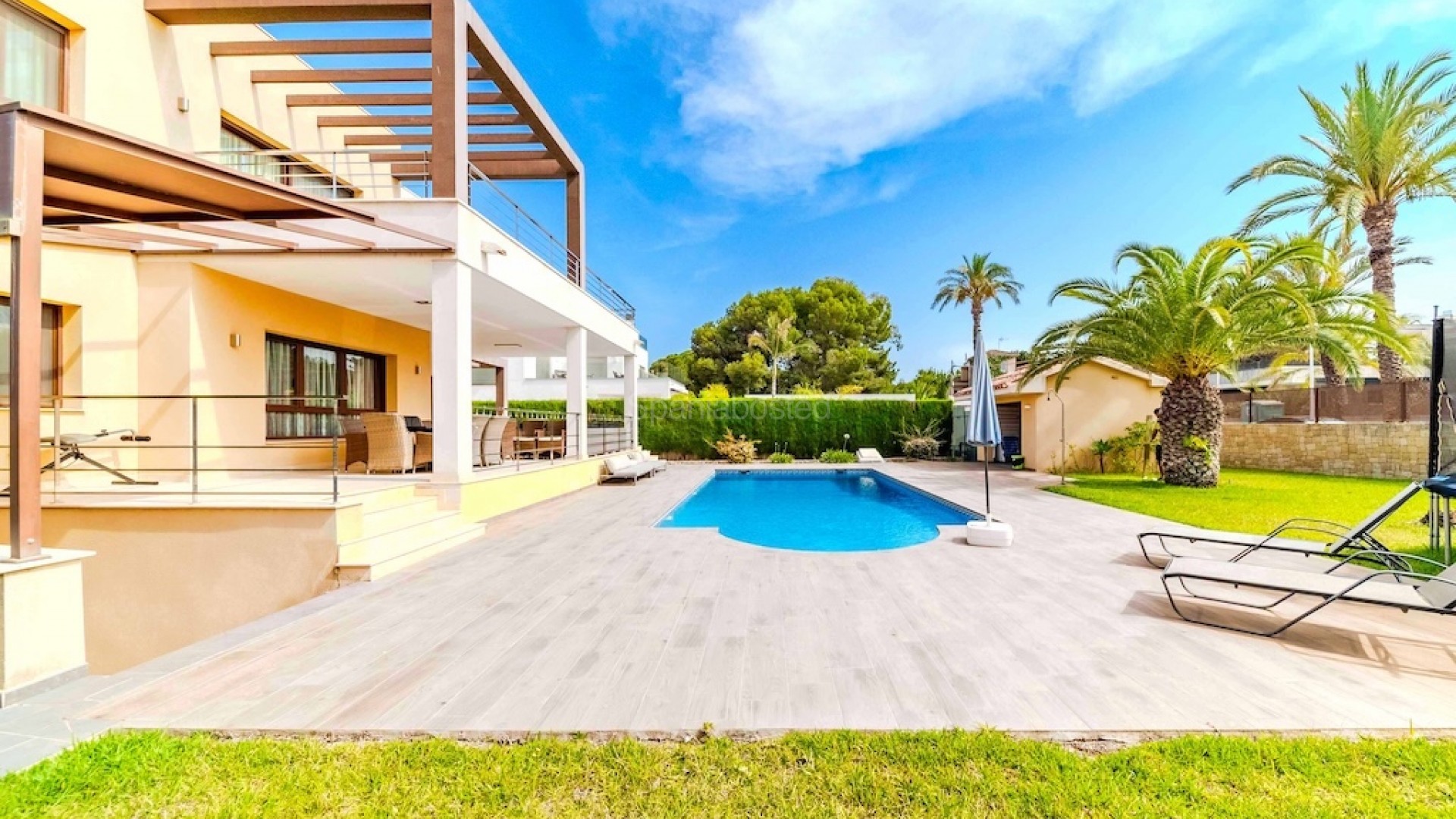 Bruktbolig - Villa -
Cabo Roig