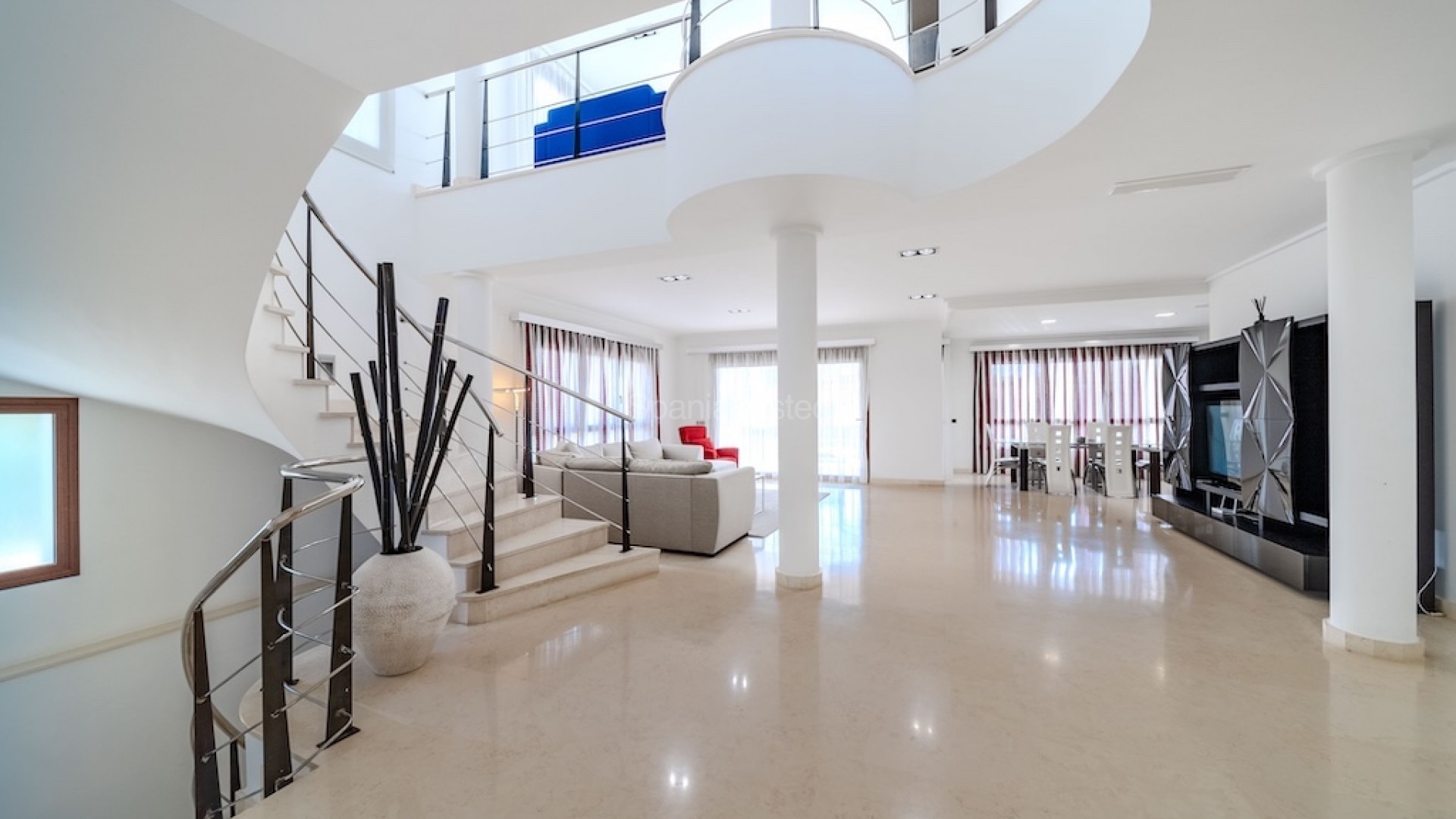 Bruktbolig - Villa -
Cabo Roig