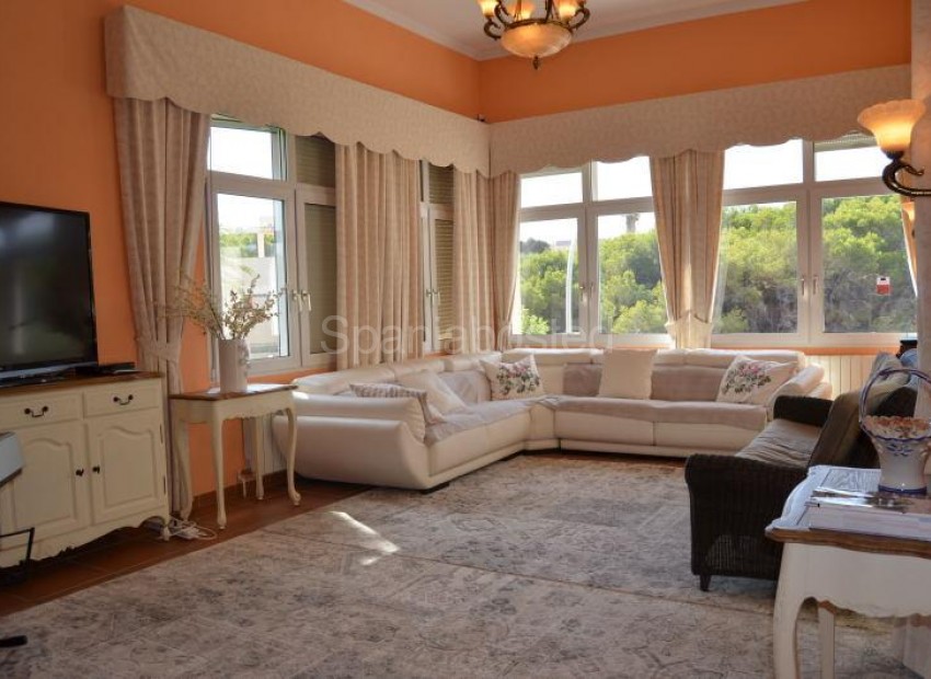 Bruktbolig - Villa -
Dehesa de Campoamor - Campoamor