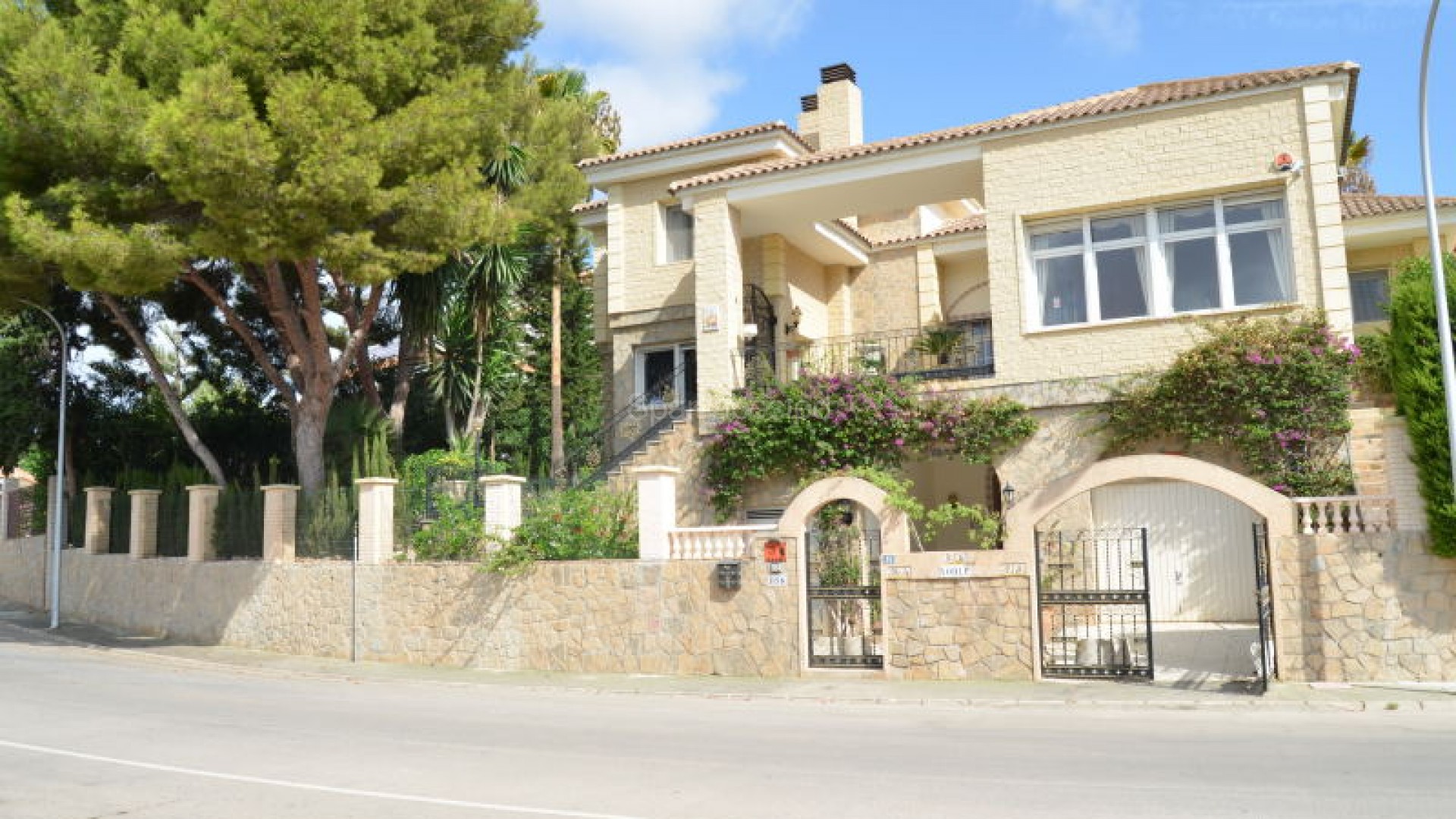 Bruktbolig - Villa -
Dehesa de Campoamor - Campoamor