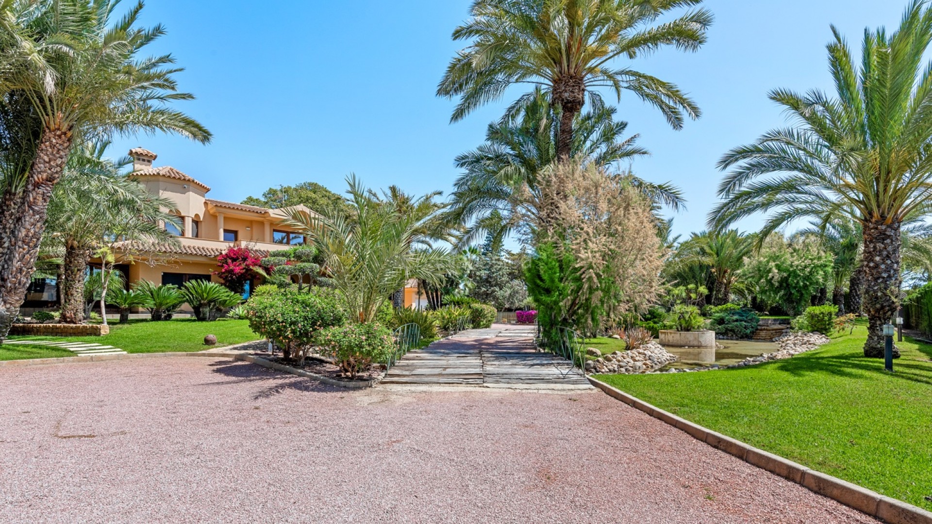 Bruktbolig - Villa -
Elche/Elx