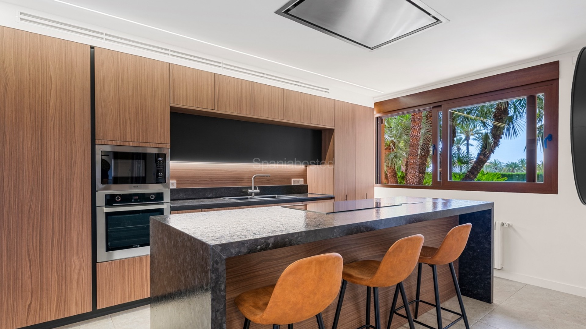 Bruktbolig - Villa -
Elche/Elx