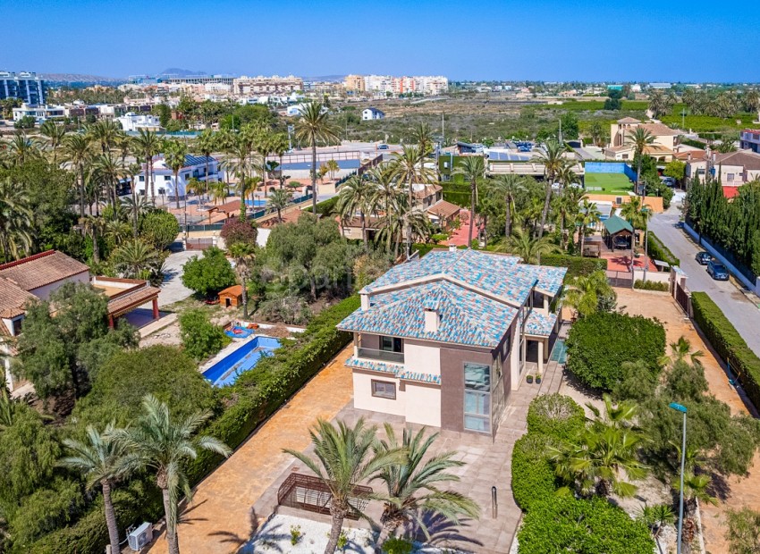 Bruktbolig - Villa -
Elche/Elx