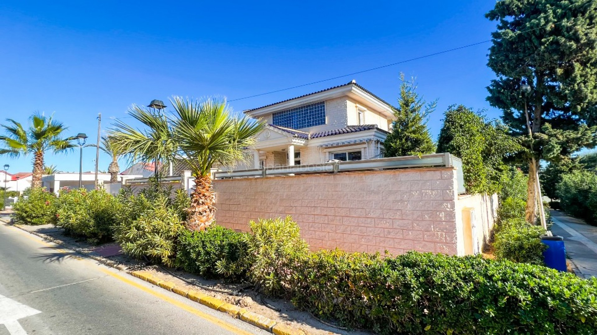 Bruktbolig - Villa -
La Mata