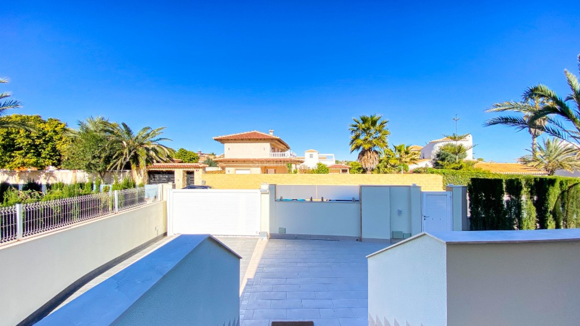 Bruktbolig - Villa -
La Zenia