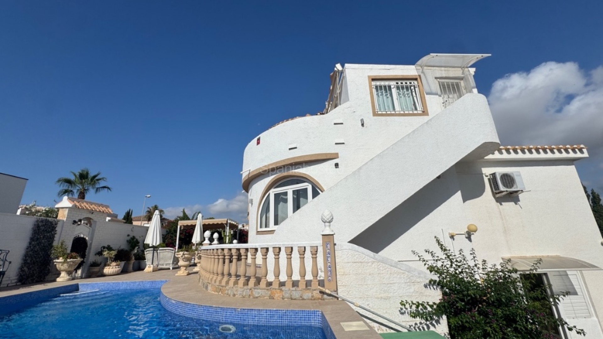 Bruktbolig - Villa -
La Zenia