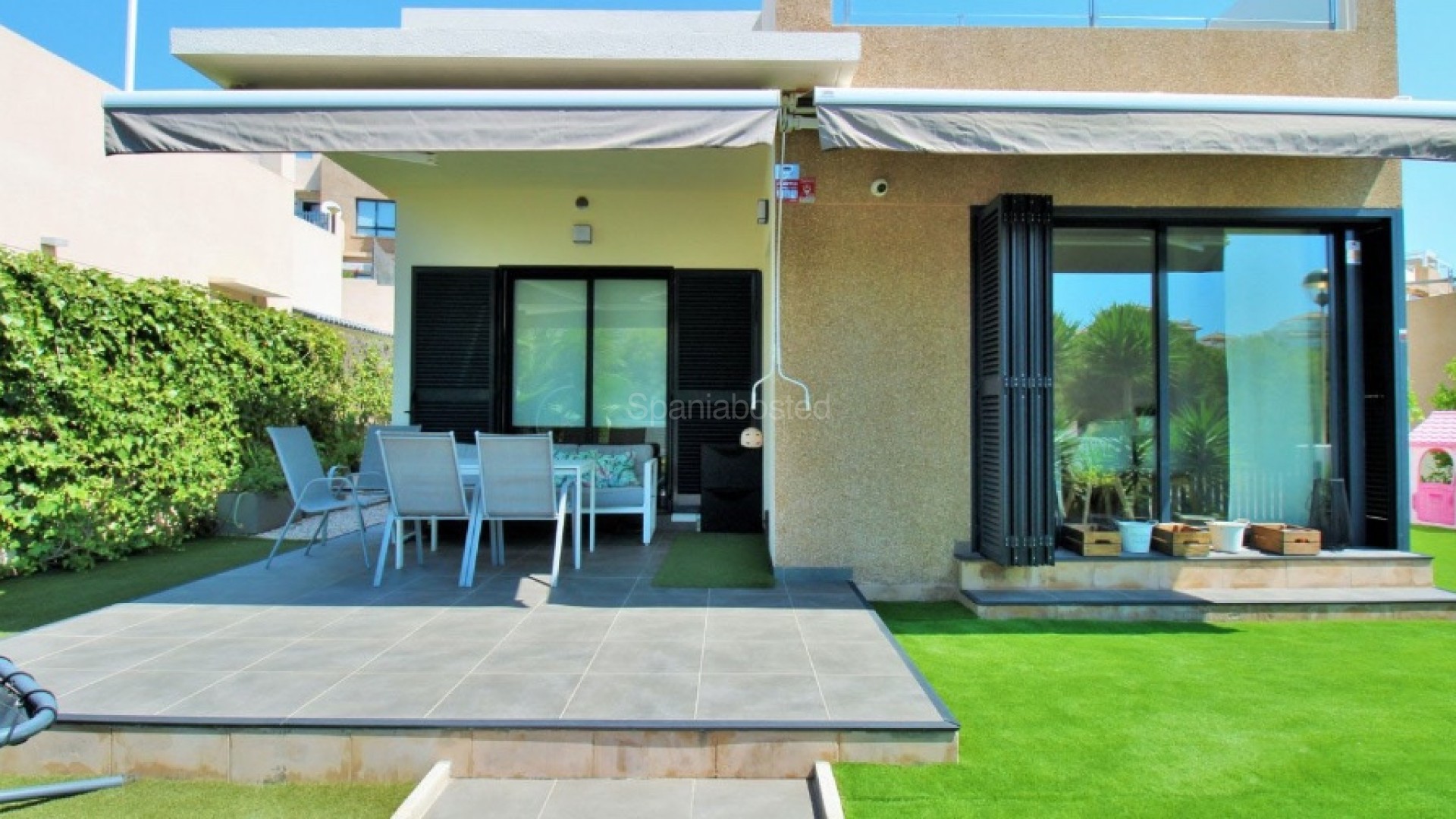 Bruktbolig - Villa -
La Zenia