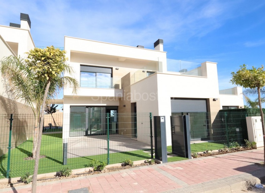 Bruktbolig - Villa -
Los Alcázares - Santa Rosalía
