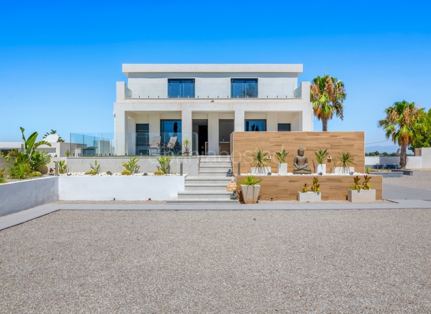 Bruktbolig - Villa -
Los Montesinos - La Herrada