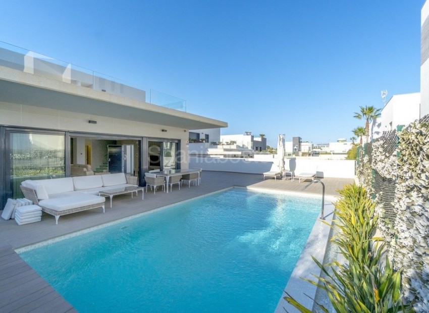 Bruktbolig - Villa -
Orihuela Costa - Agua Marina