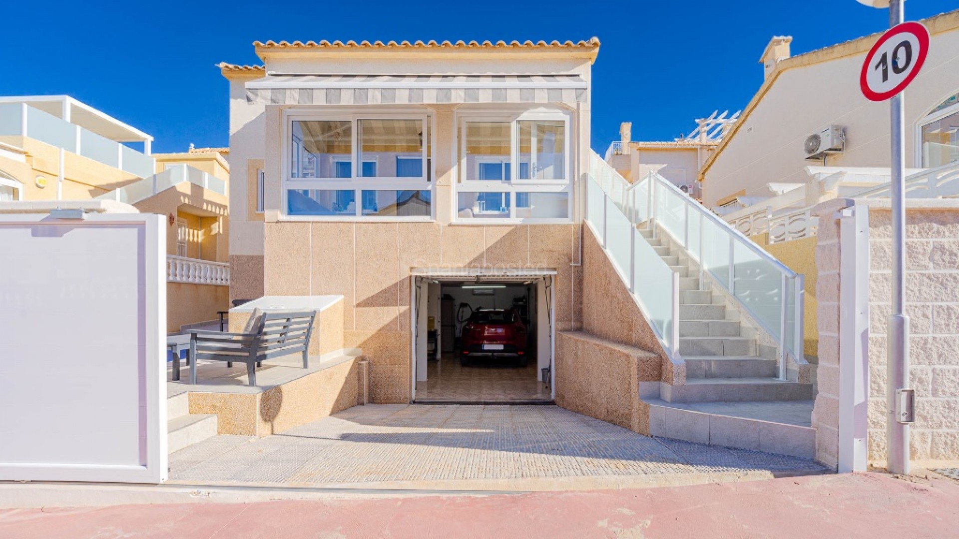 Bruktbolig - Villa -
Orihuela Costa - Los Altos