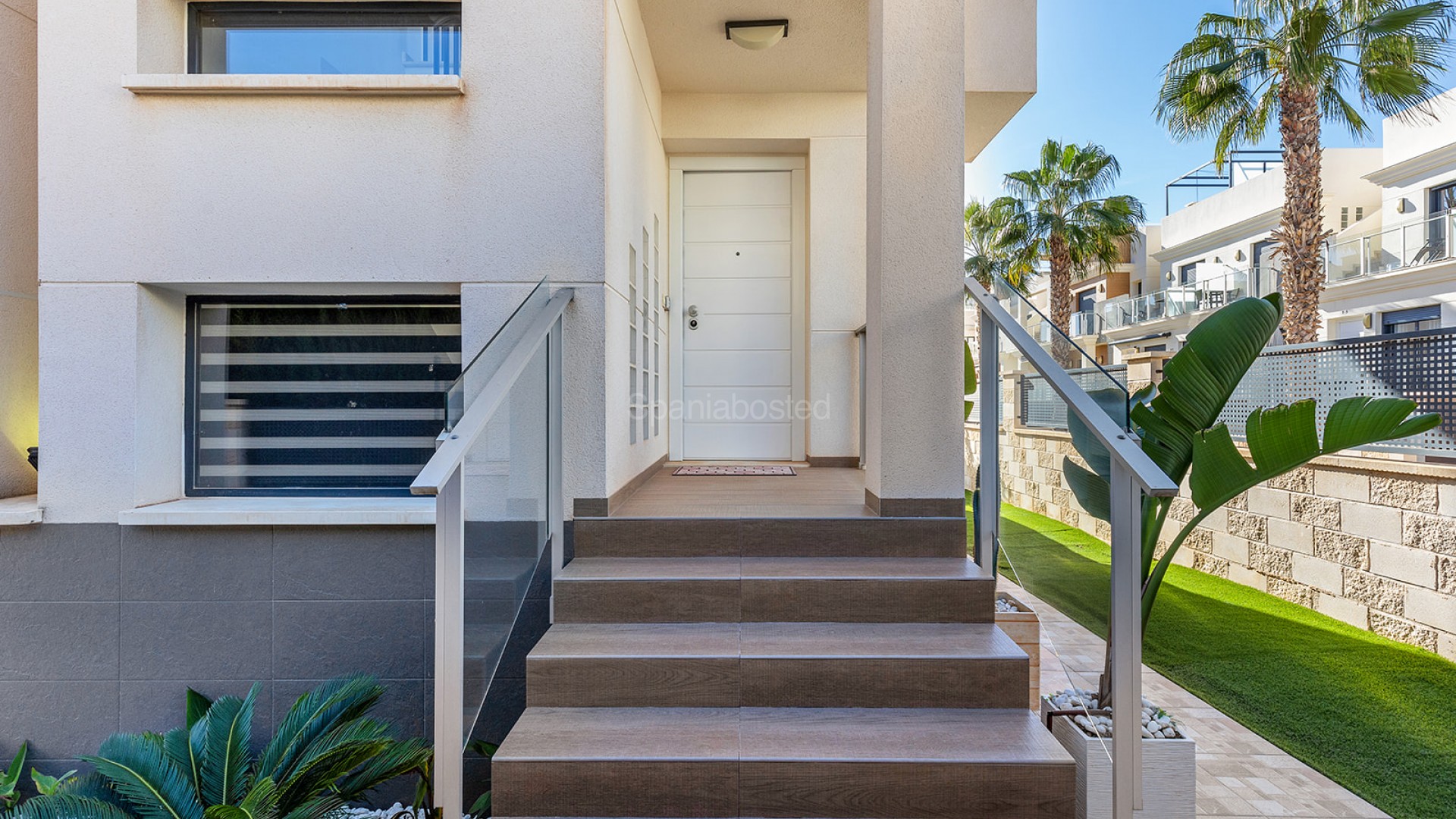 Bruktbolig - Villa -
Orihuela Costa