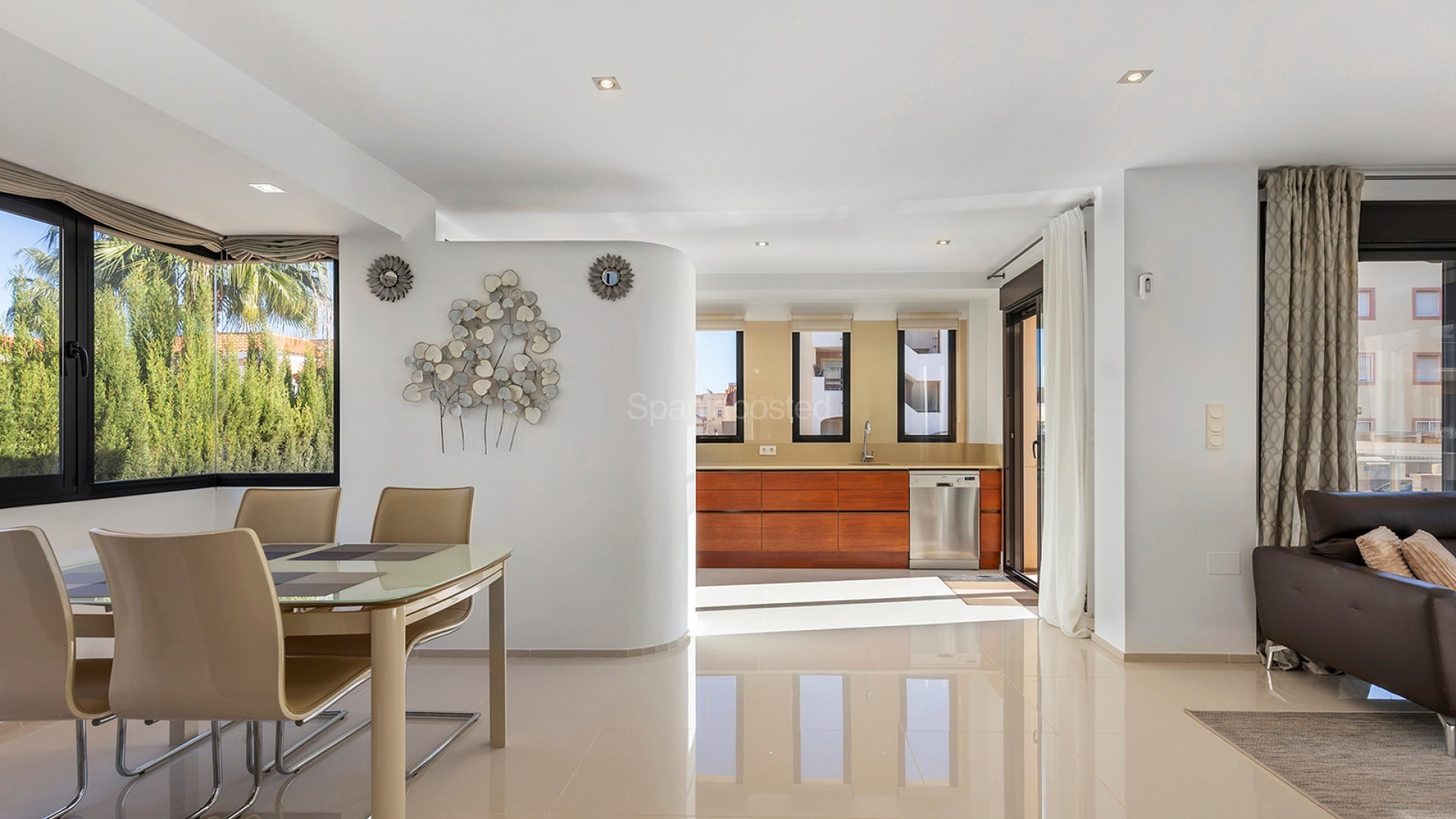 Bruktbolig - Villa -
Orihuela Costa