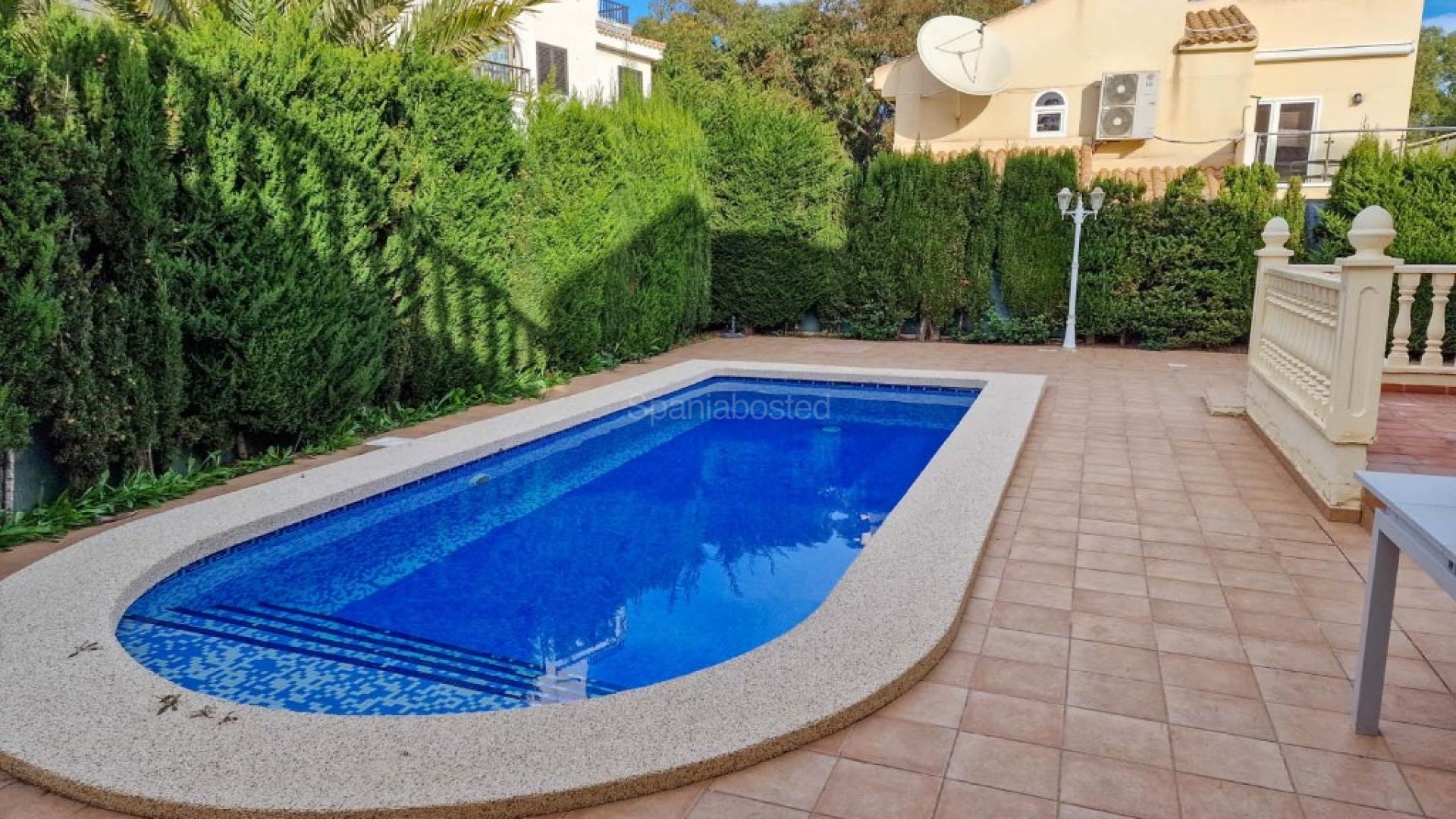 Bruktbolig - Villa -
Playa Flamenca