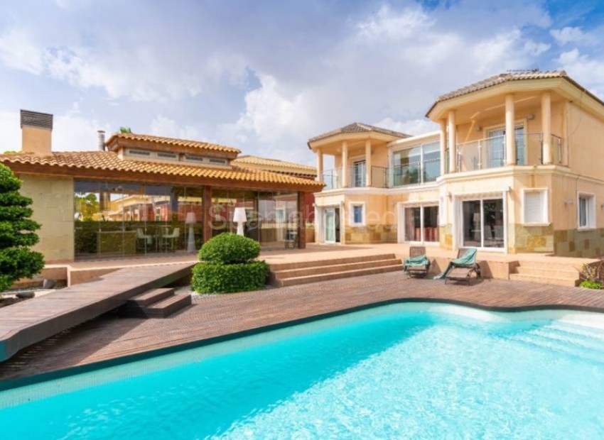 Bruktbolig - Villa -
Torrevieja