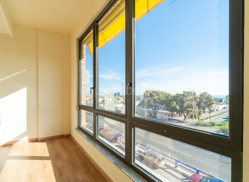 Long time Rental - Local comercial -
Orihuela Costa - Playa Flamenca