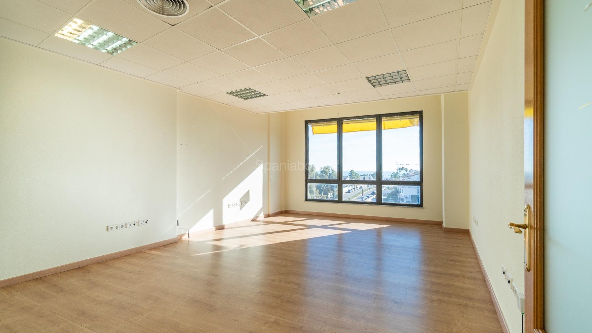 Long time Rental - Local comercial -
Orihuela Costa - Playa Flamenca