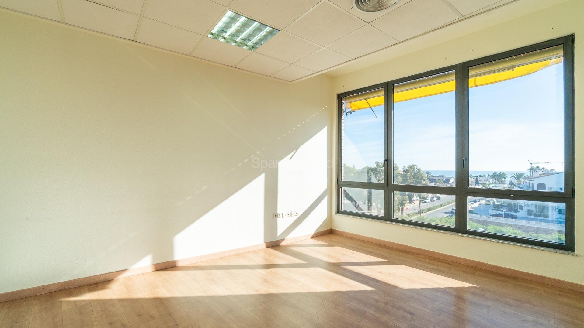 Long time Rental - Local comercial -
Orihuela Costa - Playa Flamenca