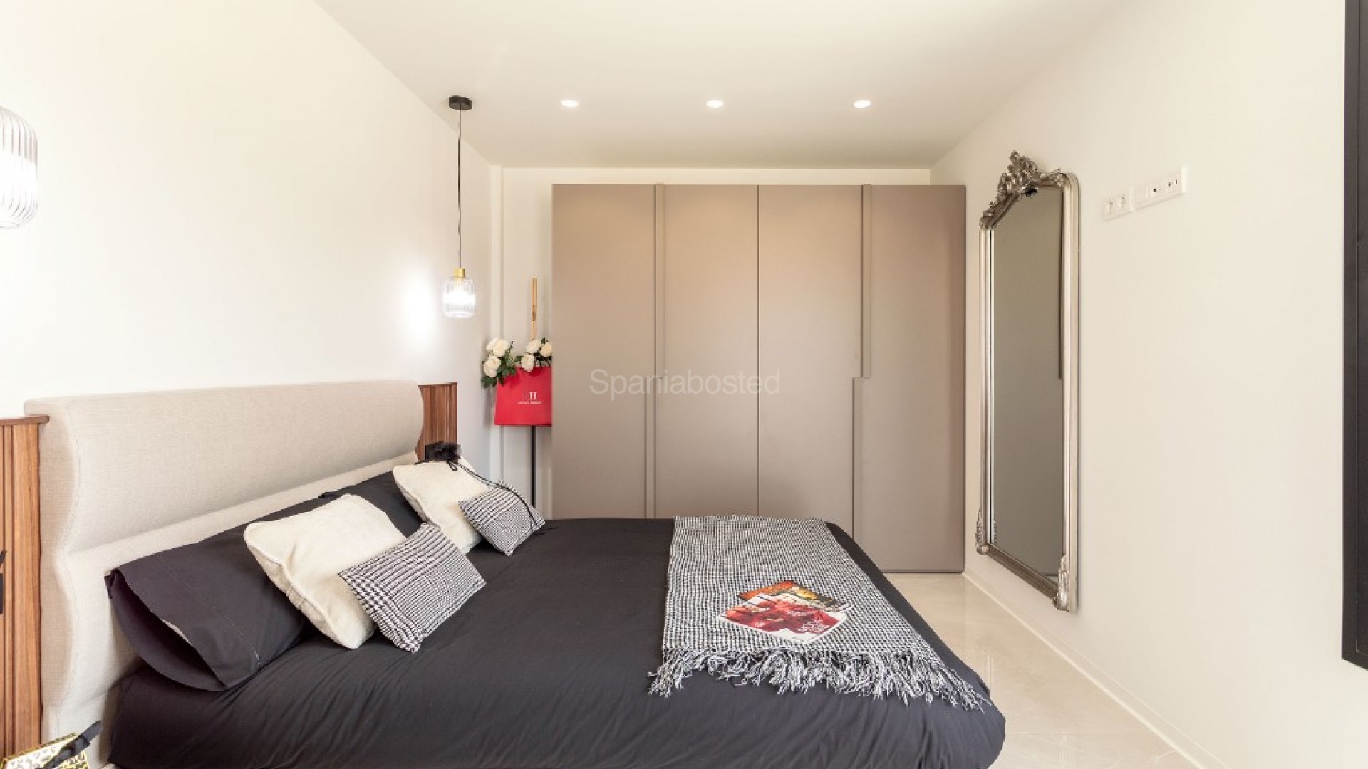 New Build - Villa -
Benidorm