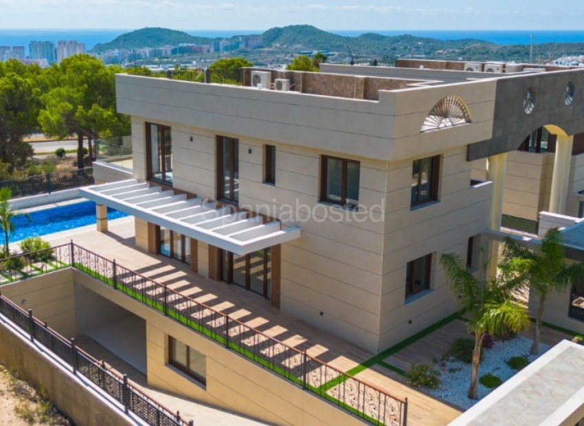 Nueva construcción  - Villa -
Finestrat