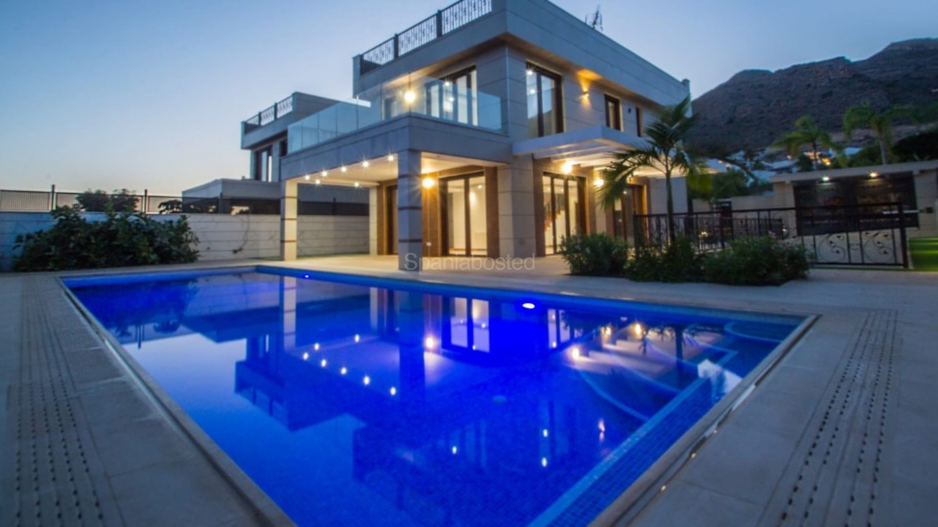 Nueva construcción  - Villa -
Finestrat