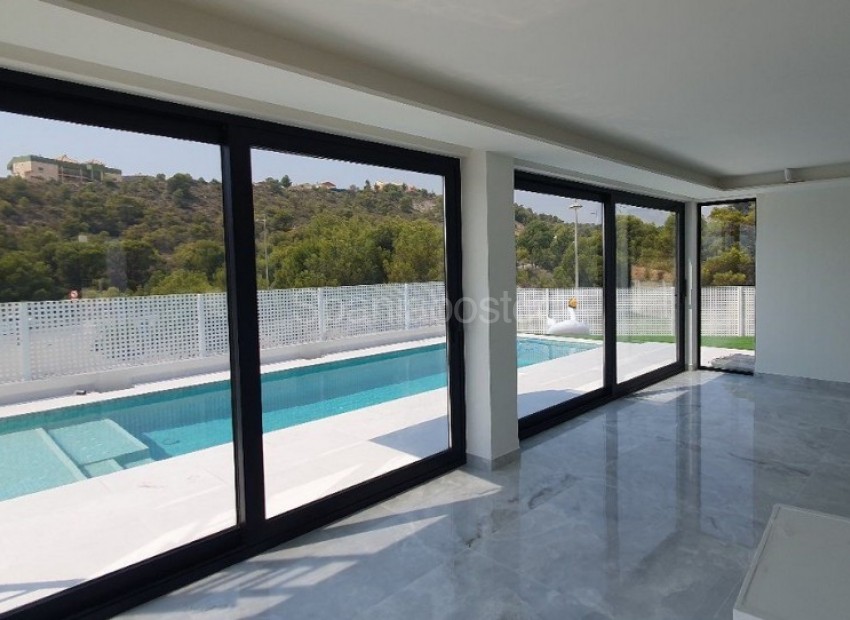 Nueva construcción  - Villa -
Finestrat