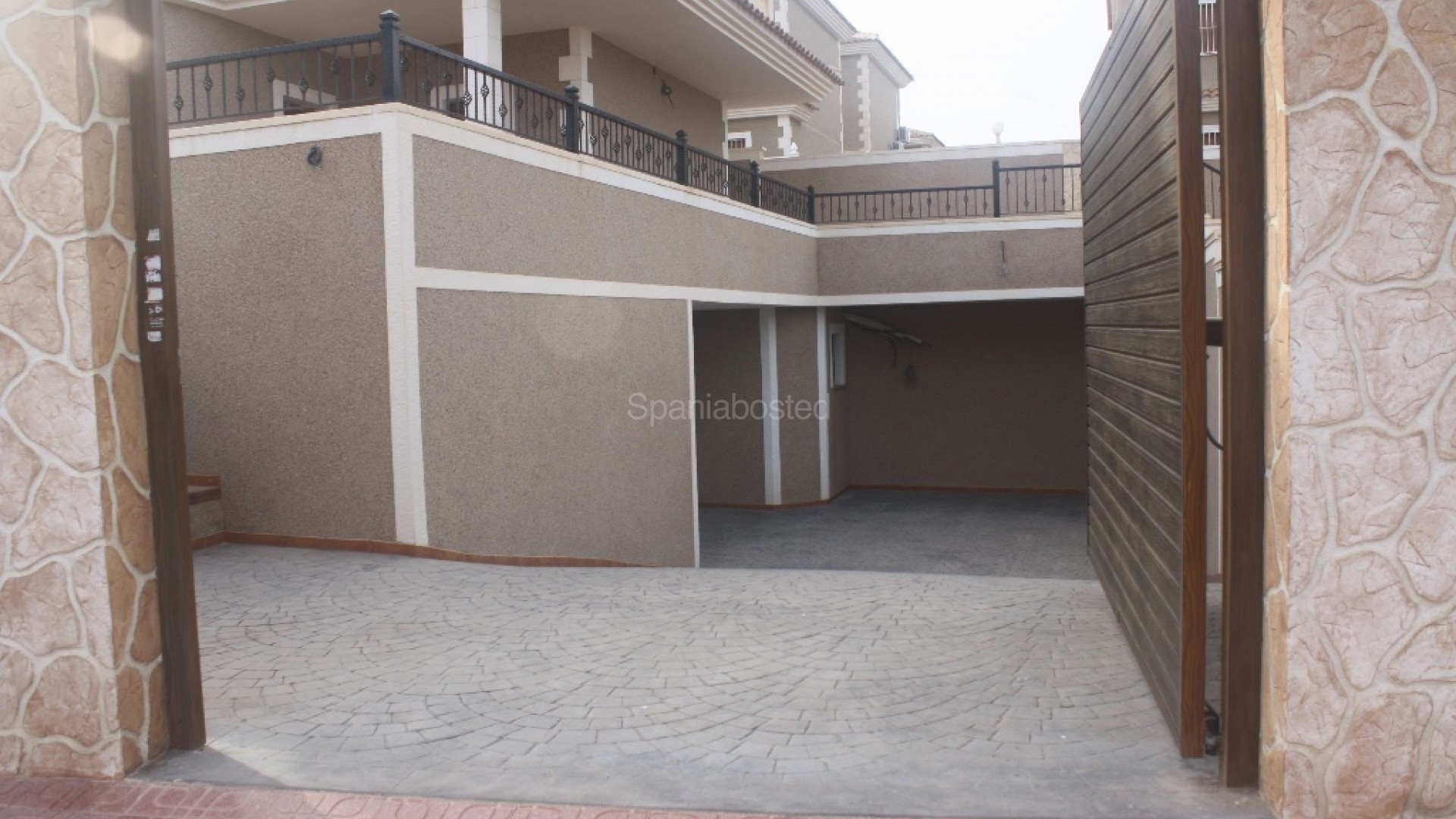 Nueva construcción  - Villa -
Los Altos