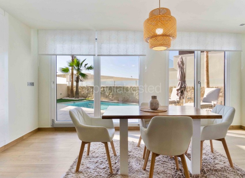 Nueva construcción  - Villa -
Rojales