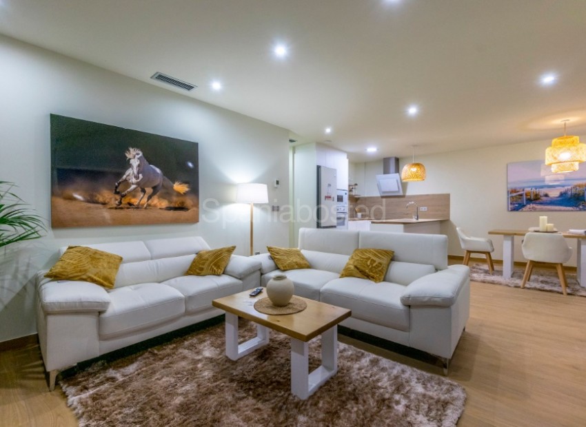 Nueva construcción  - Villa -
Rojales