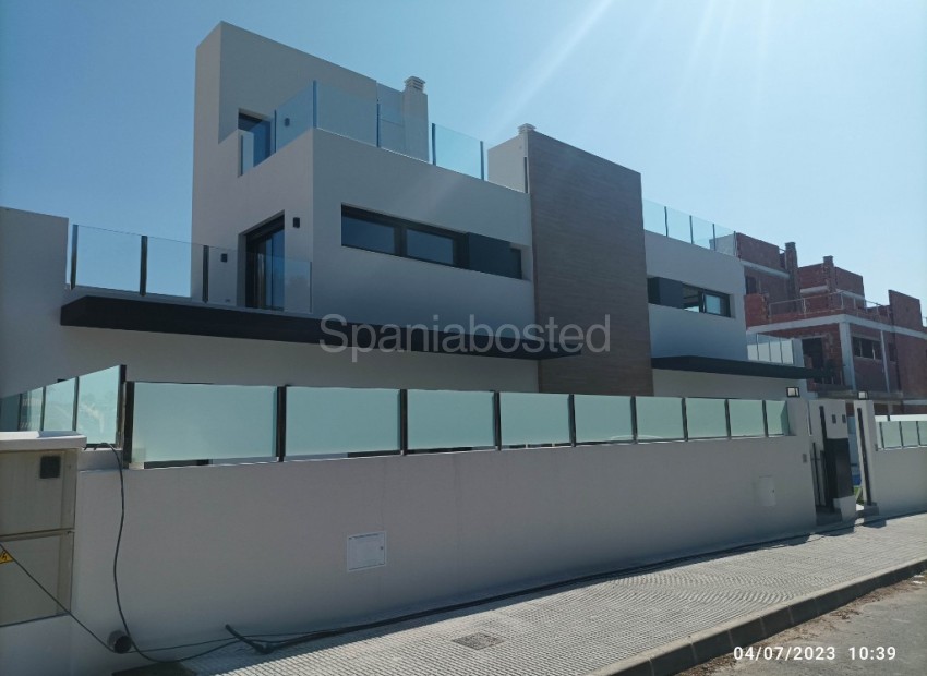 Nueva construcción  - Villa -
Villamartín - Las Filipinas