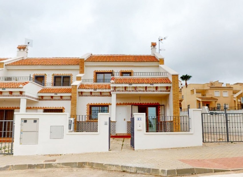 Nybygg - Villa -
San Miguel de Salinas