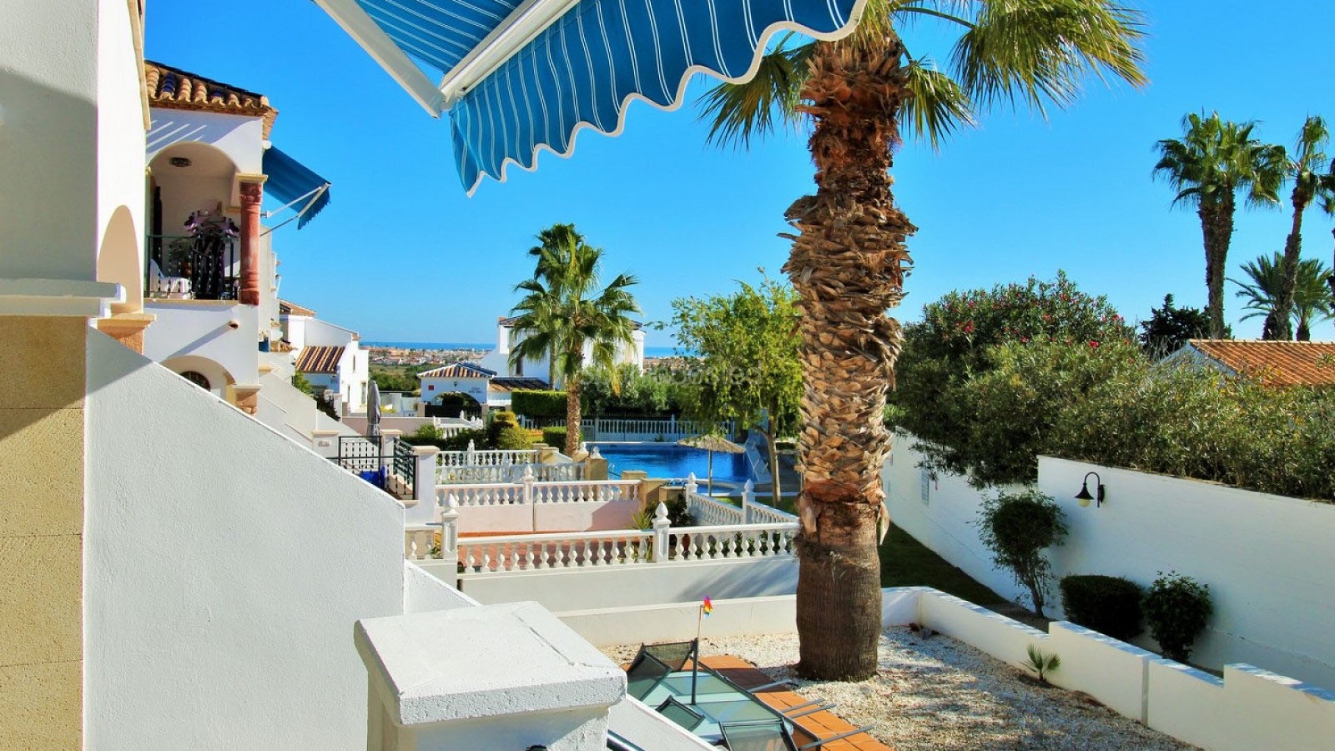 Resale - 2. Town house -
Orihuela Costa - Villamartin