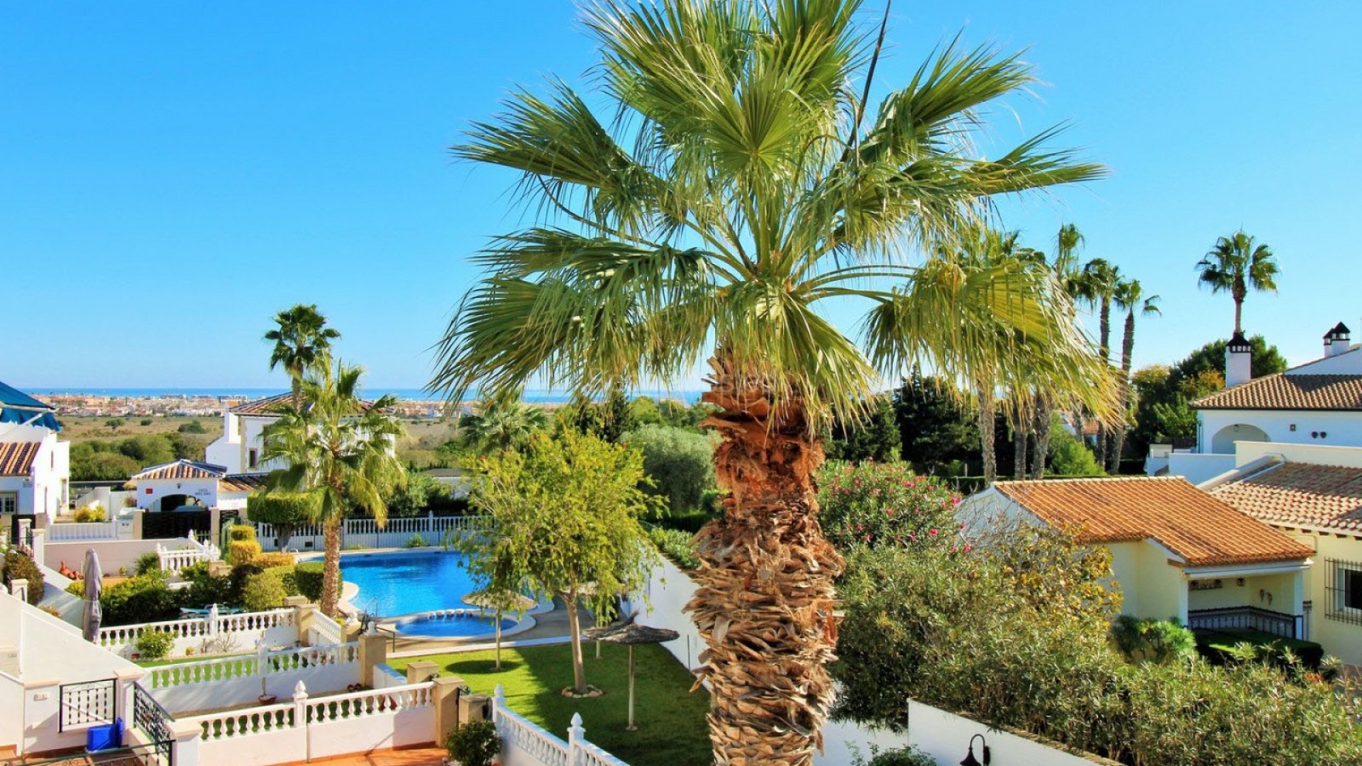 Resale - 2. Town house -
Orihuela Costa - Villamartin