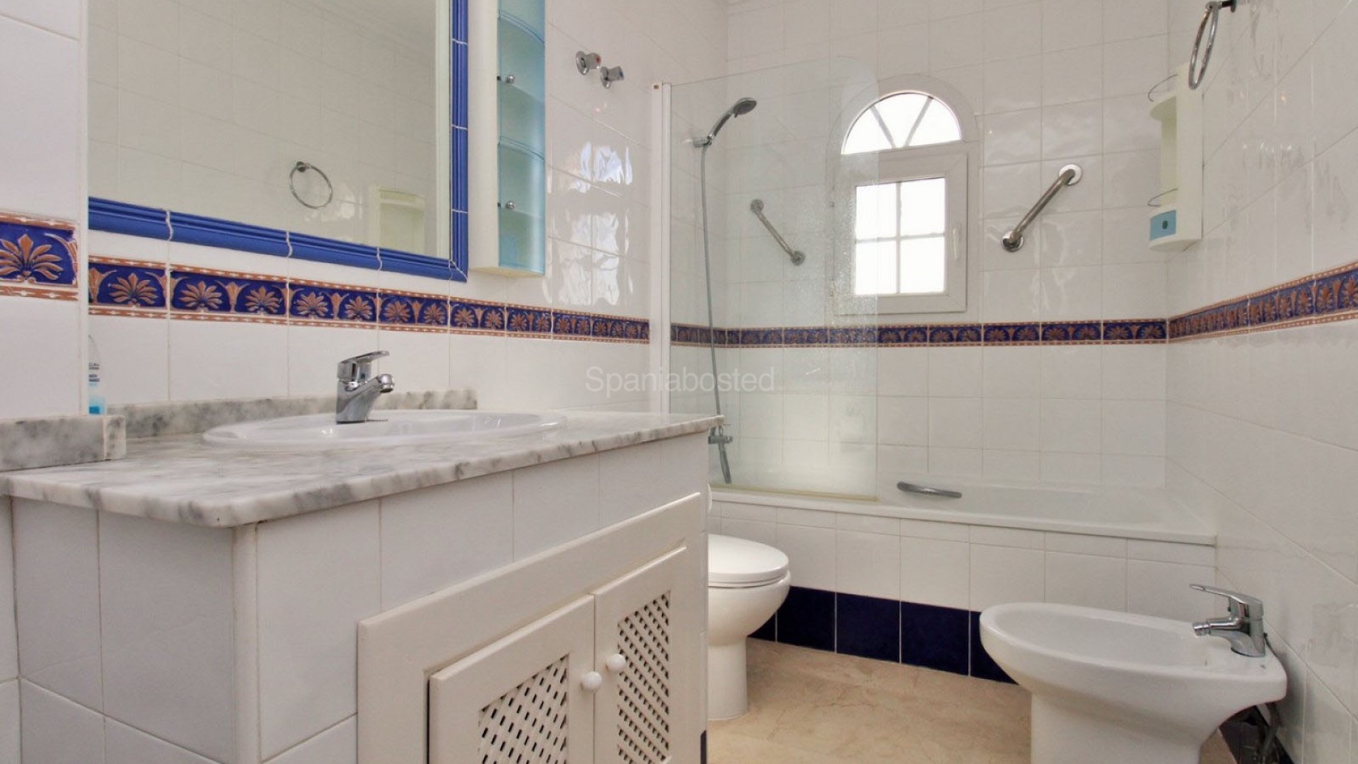 Resale - 2. Town house -
Orihuela Costa - Villamartin