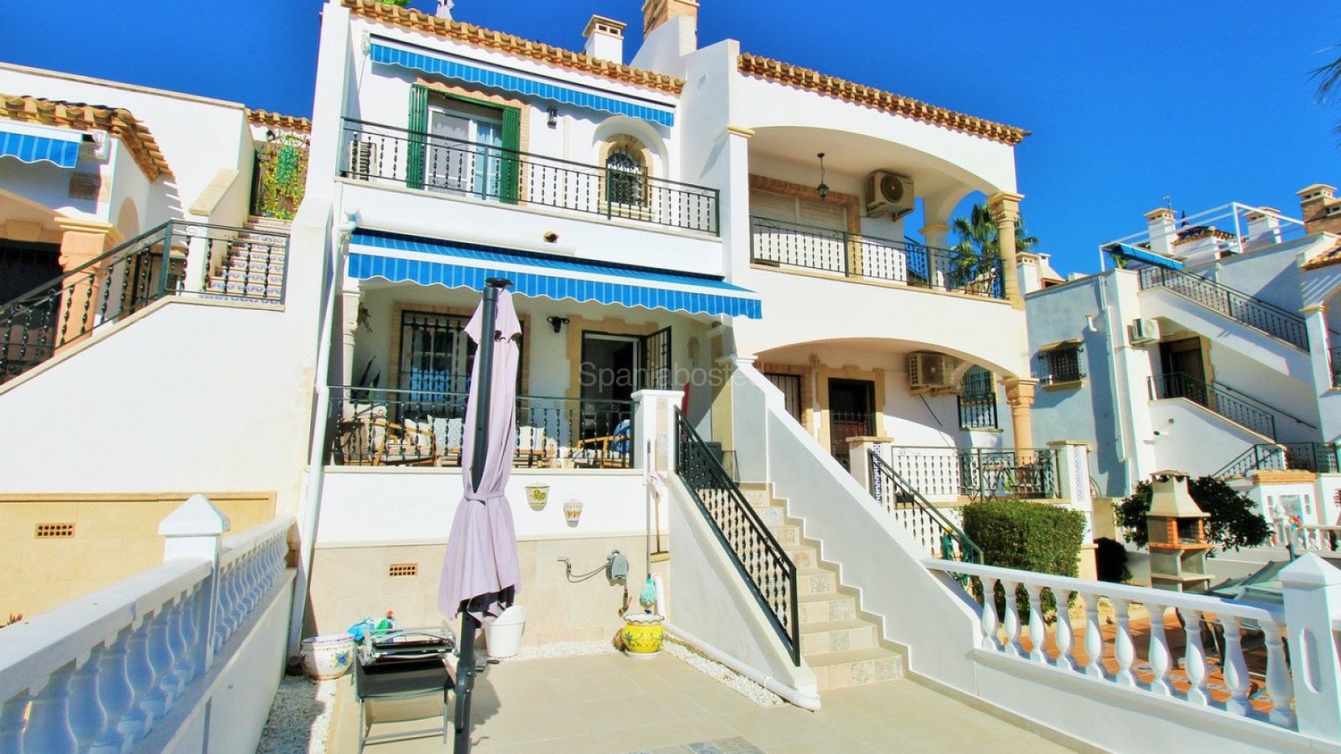 Resale - 2. Town house -
Orihuela Costa - Villamartin