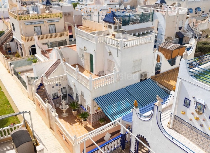 Resale - Adosado -
Torrevieja