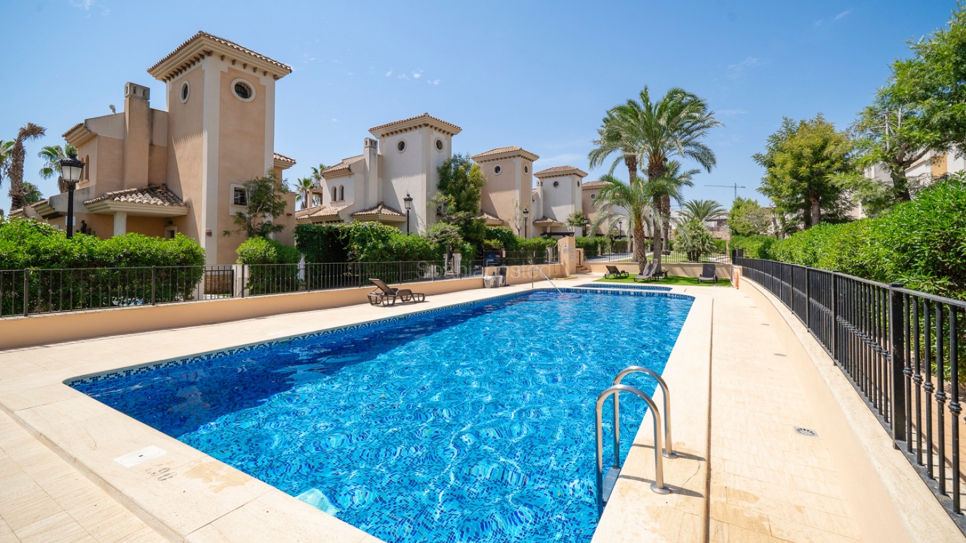 Resale - Apartment -
Algorfa