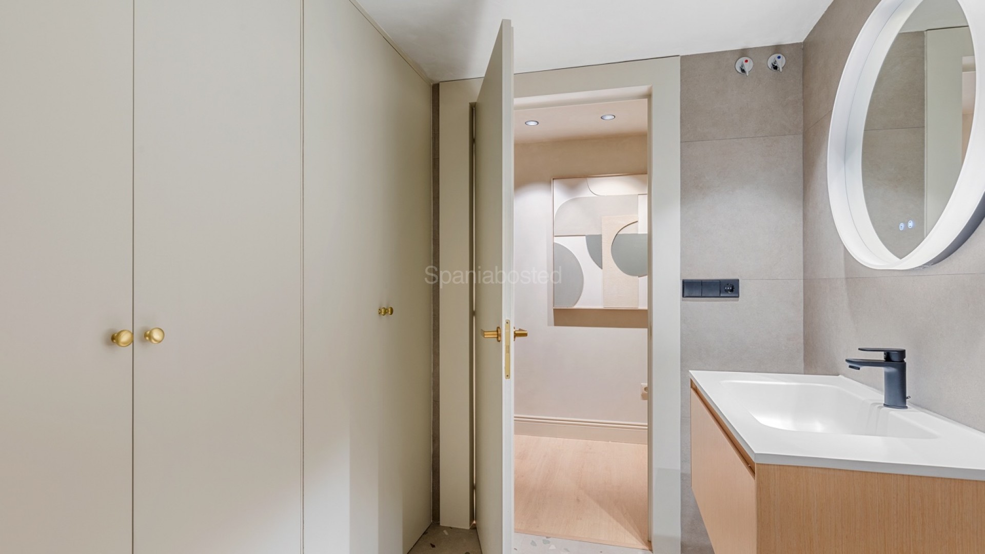 Resale - Apartment -
Alicante