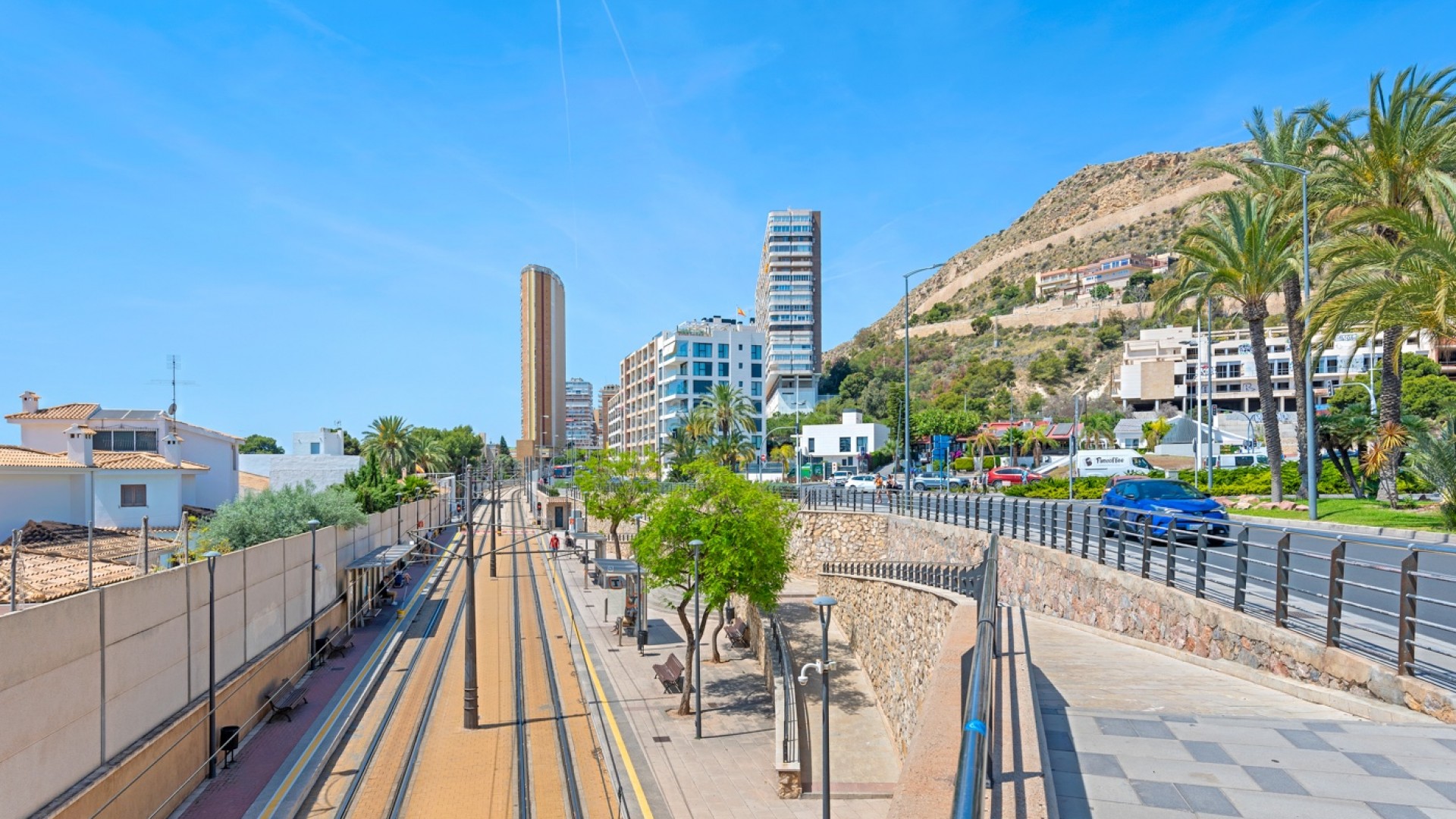 Resale - Apartment -
Alicante