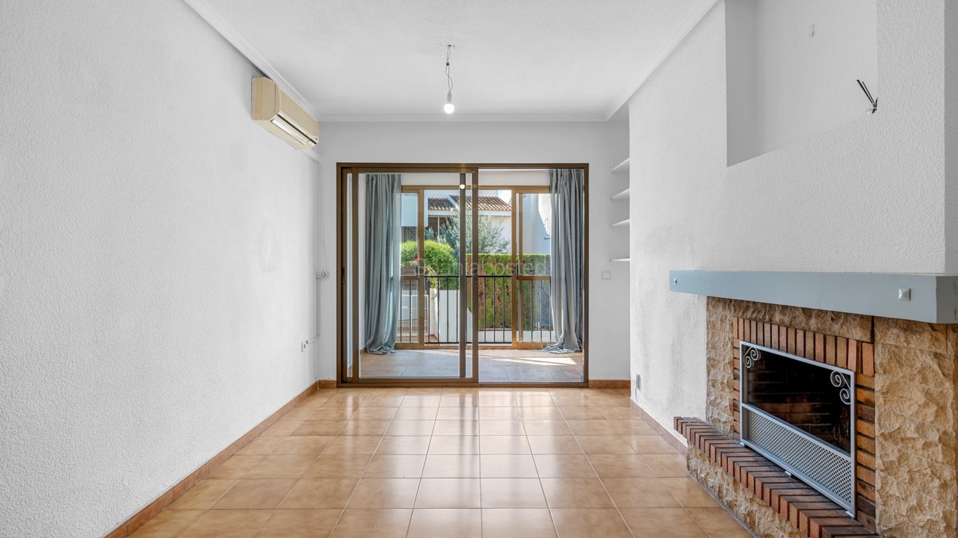 Resale - Apartment -
Altea
