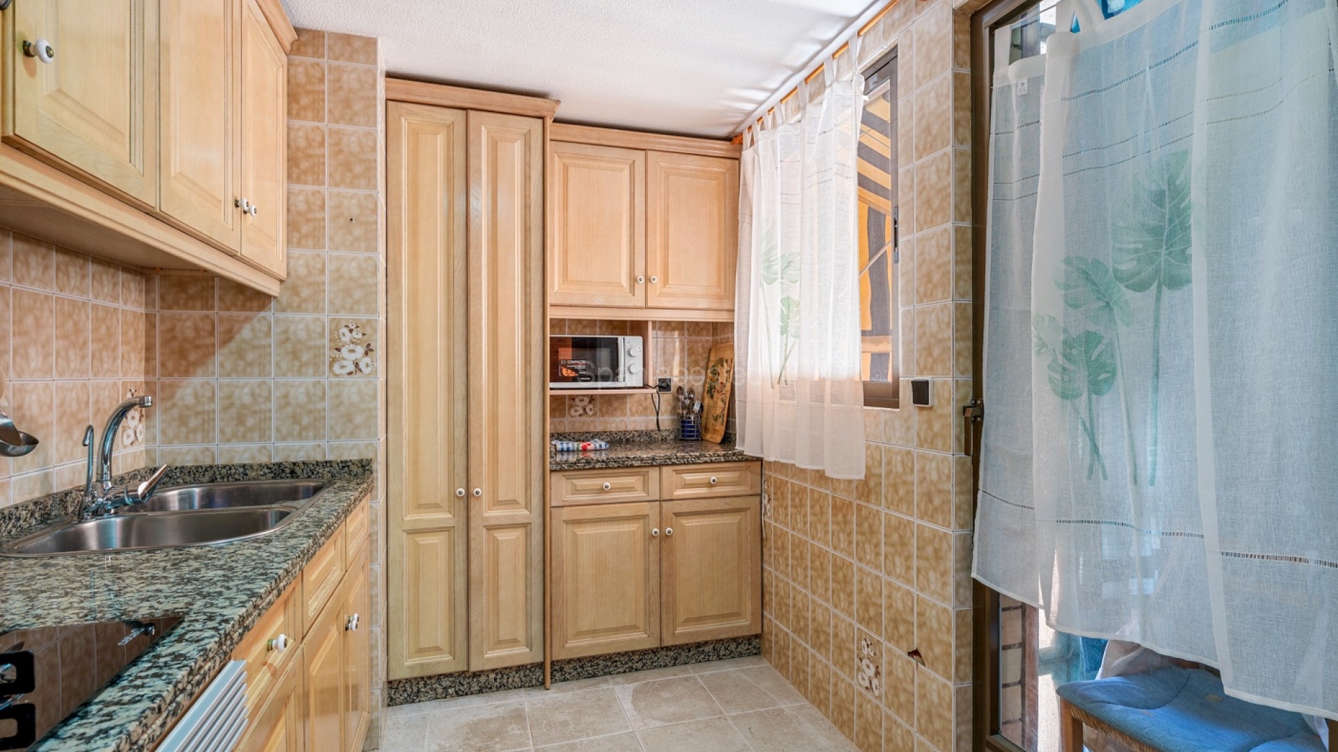 Resale - Apartment -
Arenales del Sol - Segunda linea playa