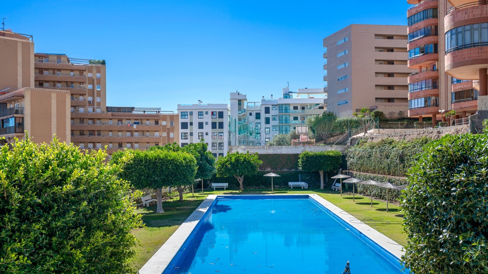 Resale - Apartment -
Arenales del Sol - Segunda linea playa