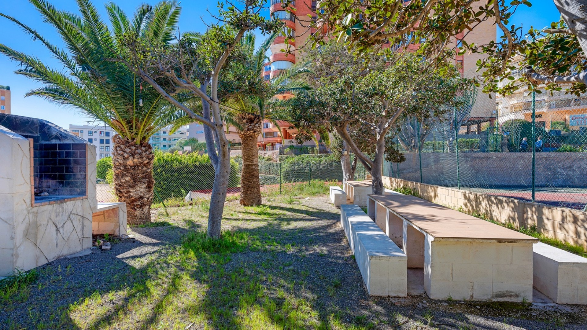 Resale - Apartment -
Arenales del Sol - Segunda linea playa