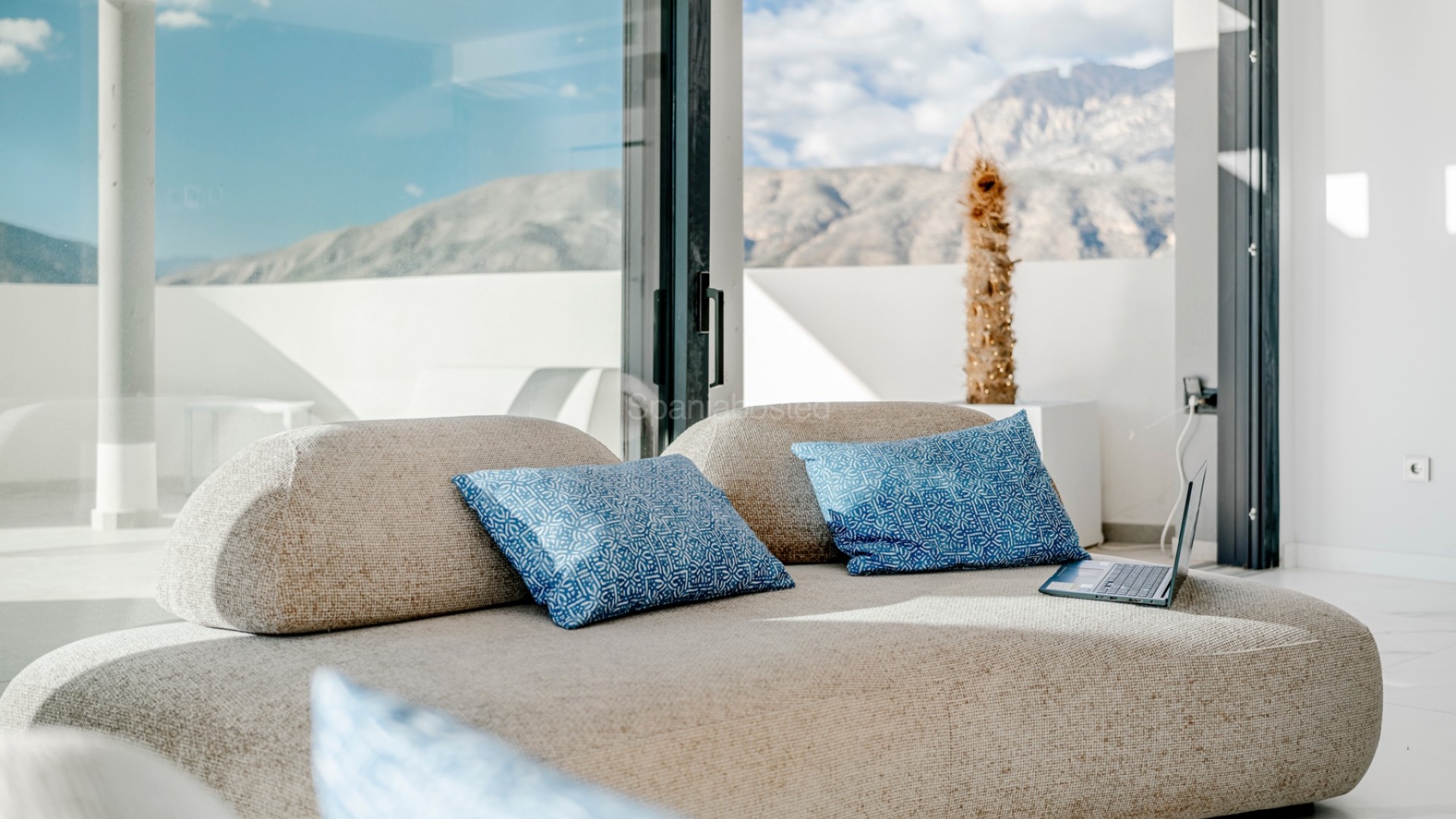 Resale - Apartment -
Benidorm